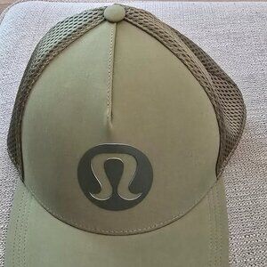 NWOT Lululemon Hat Trucker Olive Green  S/M Adjustable Snap Back